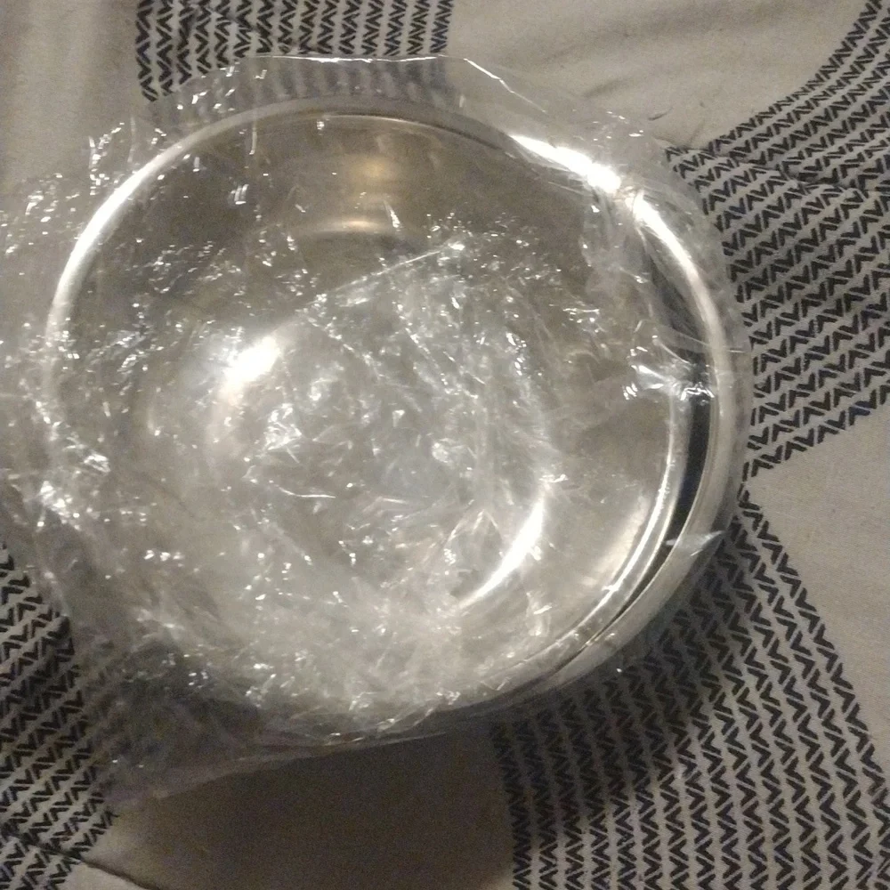 2 pc small dog or cat bowls